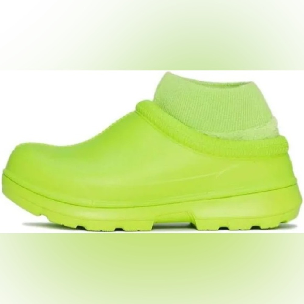 Used Neon green UGG Tazman amazing winter/rain boot cozy and water proof